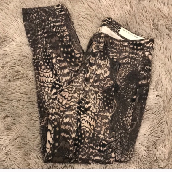 ❌SOLD❌Rag & bone feather print leggings jeans - Picture 3 of 6
